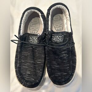 Hey Dude big kids Wally slip on size 5